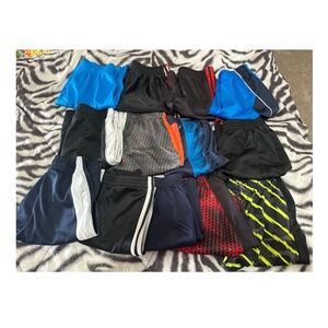 Lot of 13 boys shorts size 7-8